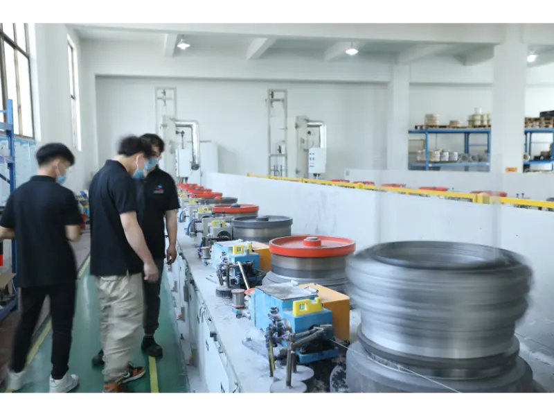 „Zu den Unternehmen über der angegebenen Größe“ für Dingyan Metal gehören